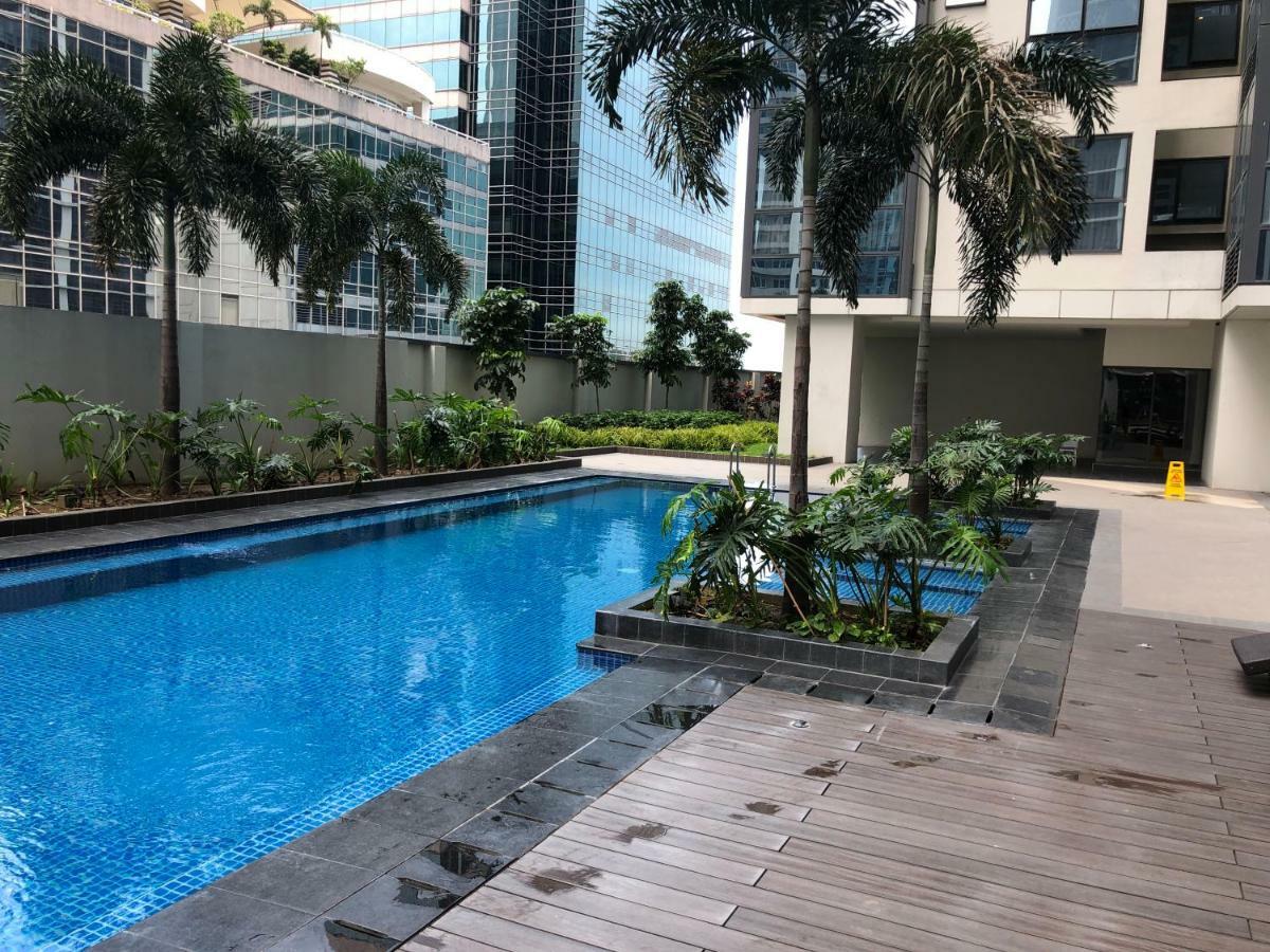 37Z One Eastwood Avenue Apartment Manila Exterior photo